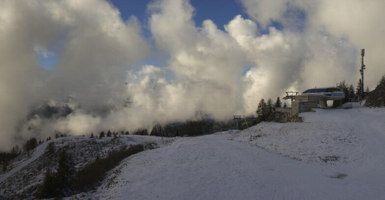 Webcam Folgarida-Marilleva  (Skiarea Campiglio Dolomiti di Brenta - Val di Sole Val Rendena) - Seggiovia Malghette 