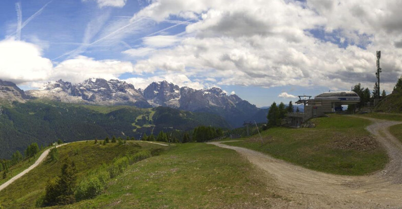 Webcam Ski area Campiglio Dolomiti di Brenta Val di Sole Val Rendena - Seggiovia Malghette Vista sul Brenta