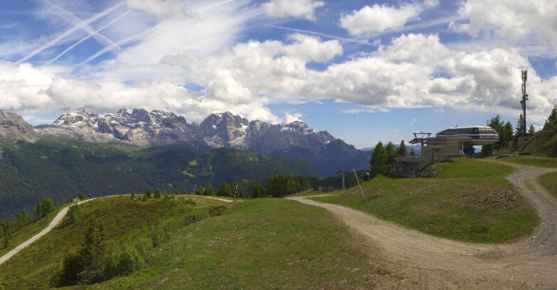 Webcam Ski area Campiglio Dolomiti di Brenta Val di Sole Val Rendena - Seggiovia Malghette Vista sul Brenta