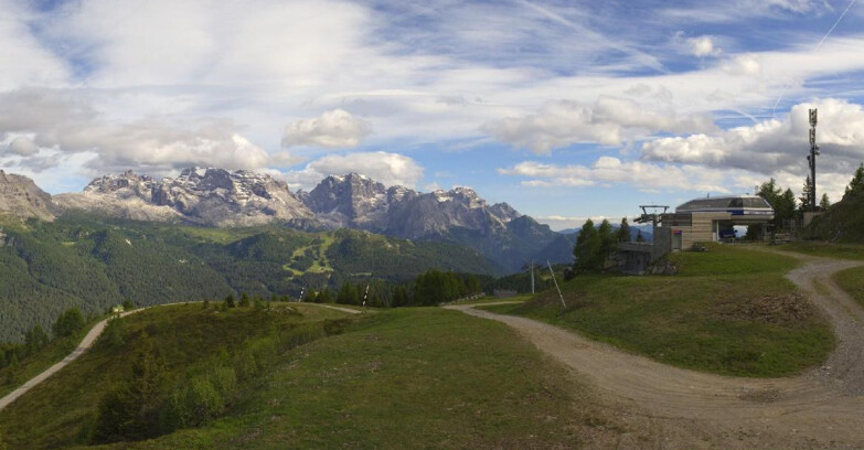 Webcam Ski area Campiglio Dolomiti di Brenta Val di Sole Val Rendena - Seggiovia Malghette Vista sul Brenta