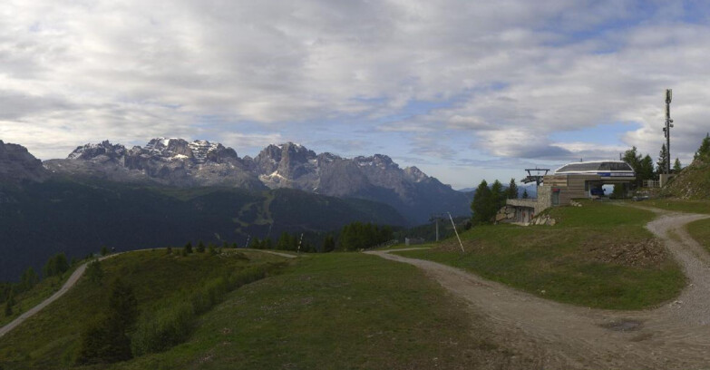 Webcam Ski area Campiglio Dolomiti di Brenta Val di Sole Val Rendena - Seggiovia Malghette Vista sul Brenta