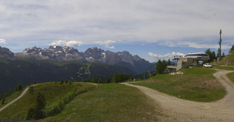 Webcam Folgarida-Marilleva  (Skiarea Campiglio Dolomiti di Brenta - Val di Sole Val Rendena) - Seggiovia Malghette 