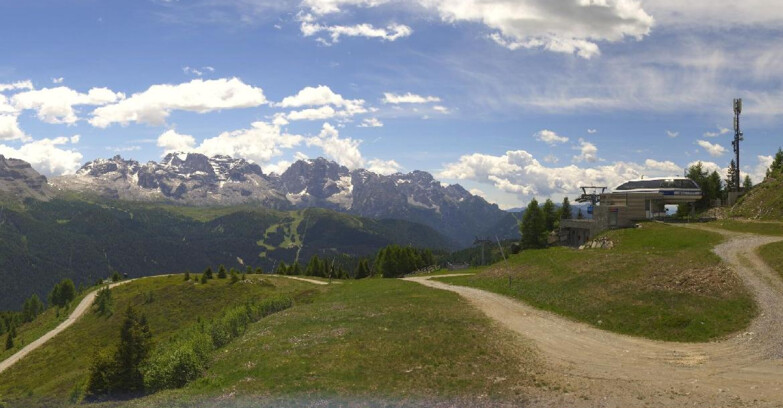 Webcam Folgarida-Marilleva  (Skiarea Campiglio Dolomiti di Brenta - Val di Sole Val Rendena) - Seggiovia Malghette 