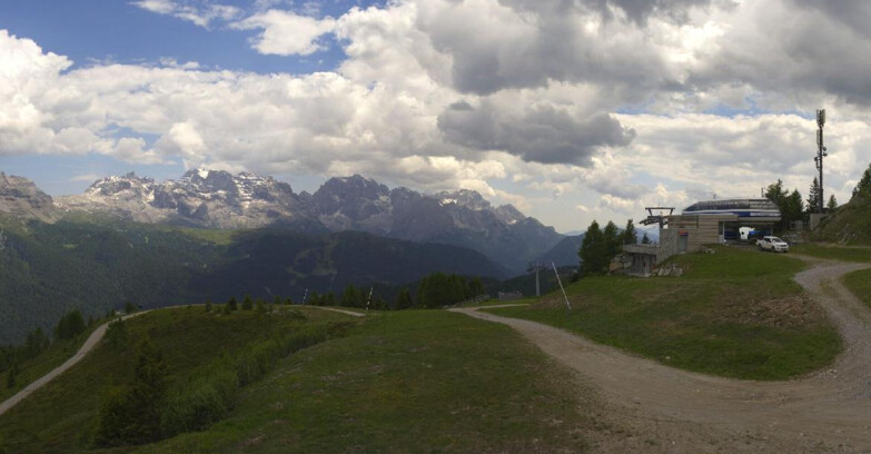 Webcam Skiarea Campiglio Dolomiti di Brenta Val di Sole Val Rendena - Seggiovia Malghette 
