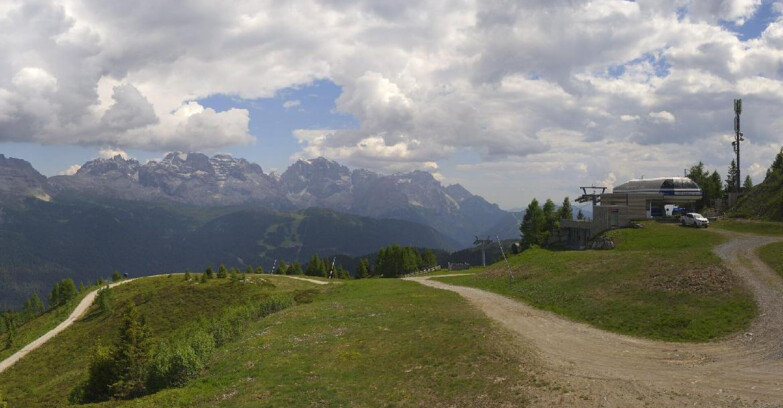 Webcam Skiarea Campiglio Dolomiti di Brenta Val di Sole Val Rendena - Seggiovia Malghette 