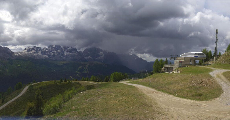 Webcam Ski area Campiglio Dolomiti di Brenta Val di Sole Val Rendena - Seggiovia Malghette Vista sul Brenta