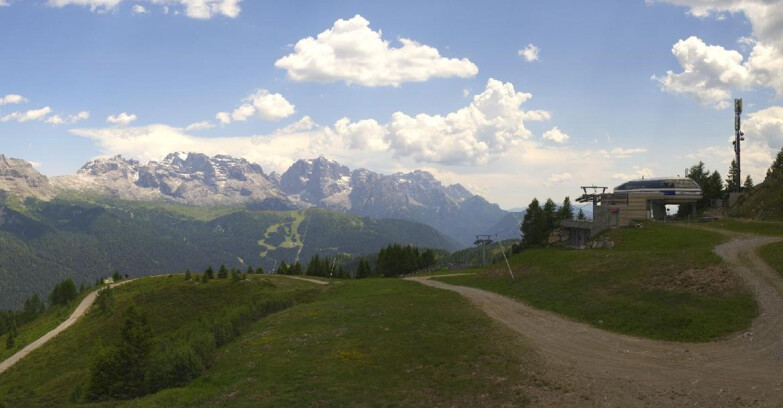 Webcam Ski area Campiglio Dolomiti di Brenta Val di Sole Val Rendena - Seggiovia Malghette Vista sul Brenta