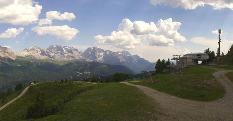 Webcam Ski area Campiglio Dolomiti di Brenta Val di Sole Val Rendena - Seggiovia Malghette Vista sul Brenta