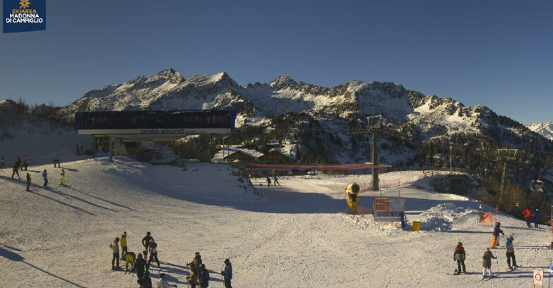 Webcam Folgarida-Marilleva  (Skiarea Campiglio Dolomiti di Brenta - Val di Sole Val Rendena) - Seggiovia Orso Bruno 