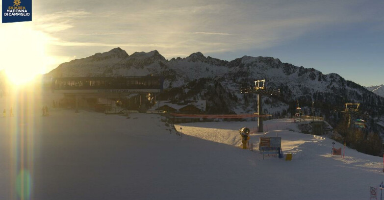 Webcam Folgarida-Marilleva  (Skiarea Campiglio Dolomiti di Brenta - Val di Sole Val Rendena) - Seggiovia Orso Bruno 