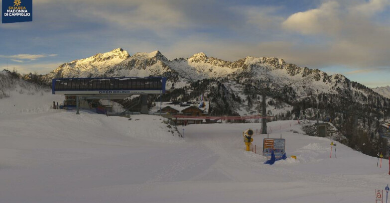 Webcam Folgarida-Marilleva  (Skiarea Campiglio Dolomiti di Brenta - Val di Sole Val Rendena) - Seggiovia Orso Bruno 