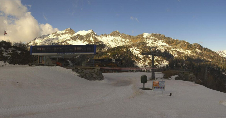 Webcam Folgarida-Marilleva  (Skiarea Campiglio Dolomiti di Brenta - Val di Sole Val Rendena) - Seggiovia Orso Bruno 