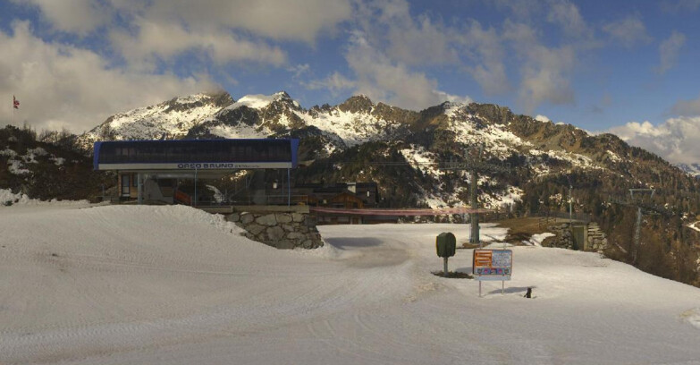 Webcam Skiarea Campiglio Dolomiti di Brenta Val di Sole Val Rendena - Seggiovia Orso Bruno 