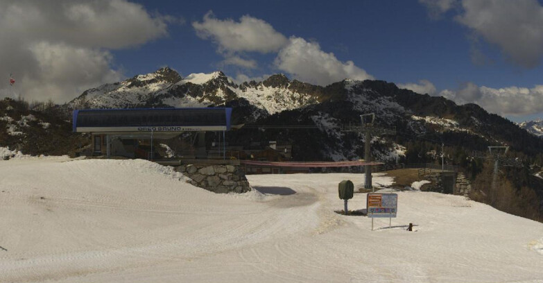 Webcam Skiarea Campiglio Dolomiti di Brenta Val di Sole Val Rendena - Seggiovia Orso Bruno 