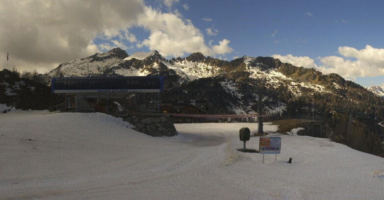 Webcam Skiarea Campiglio Dolomiti di Brenta Val di Sole Val Rendena - Seggiovia Orso Bruno 