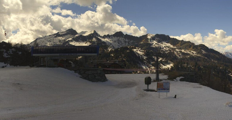 Webcam Skiarea Campiglio Dolomiti di Brenta Val di Sole Val Rendena - Seggiovia Orso Bruno 