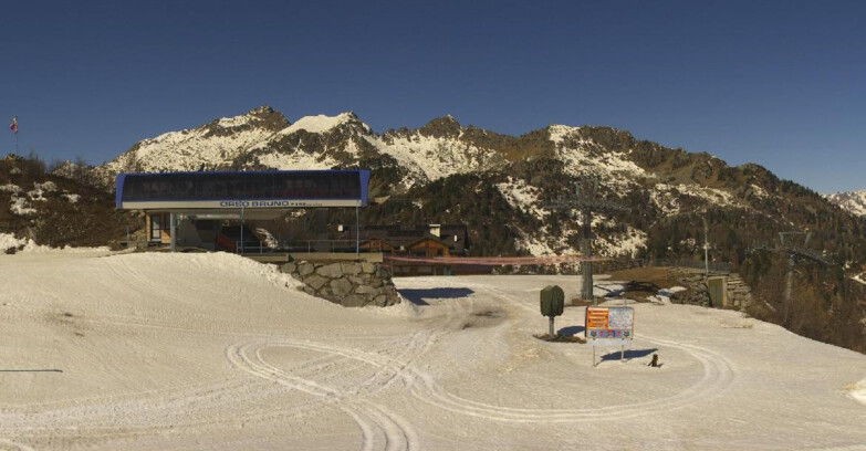 Webcam Ski area Campiglio Dolomiti di Brenta Val di Sole Val Rendena - Seggiovia Orso Bruno 