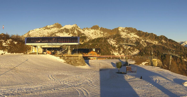Webcam Ski area Campiglio Dolomiti di Brenta Val di Sole Val Rendena - Seggiovia Orso Bruno 