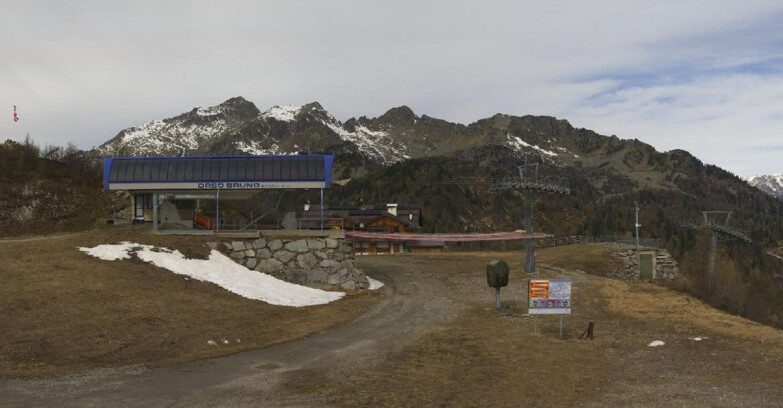 Webcam Ski area Campiglio Dolomiti di Brenta Val di Sole Val Rendena - Seggiovia Orso Bruno 