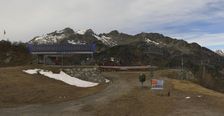 Webcam Ski area Campiglio Dolomiti di Brenta Val di Sole Val Rendena - Seggiovia Orso Bruno 
