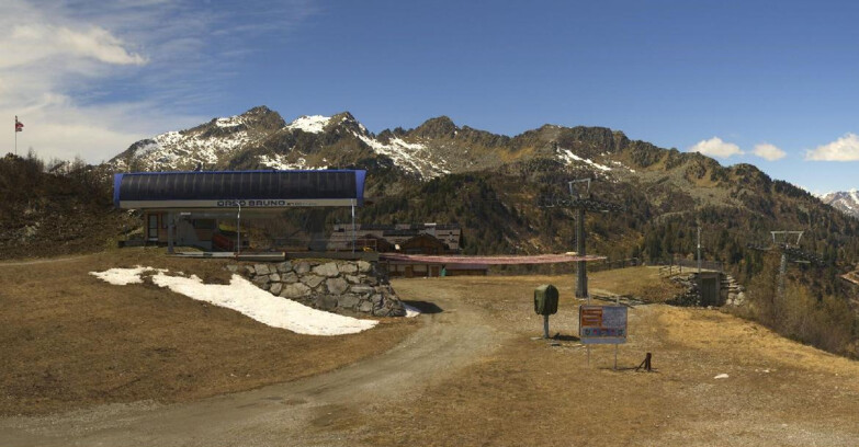 Webcam Ski area Campiglio Dolomiti di Brenta Val di Sole Val Rendena - Seggiovia Orso Bruno 