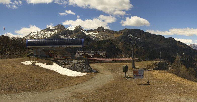 Webcam Ski area Campiglio Dolomiti di Brenta Val di Sole Val Rendena - Seggiovia Orso Bruno 