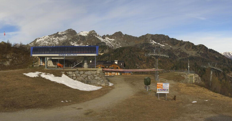 Webcam Ski area Campiglio Dolomiti di Brenta Val di Sole Val Rendena - Seggiovia Orso Bruno 