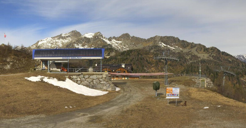 Webcam Ski area Campiglio Dolomiti di Brenta Val di Sole Val Rendena - Seggiovia Orso Bruno 