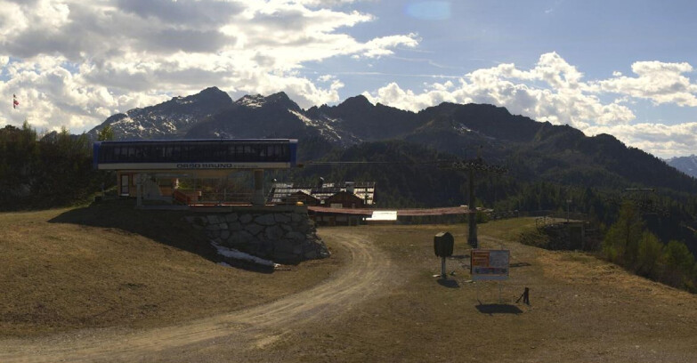 Webcam Folgarida-Marilleva  (Skiarea Campiglio Dolomiti di Brenta - Val di Sole Val Rendena) - Seggiovia Orso Bruno 