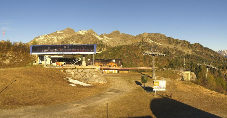 Webcam Folgarida-Marilleva  (Skiarea Campiglio Dolomiti di Brenta - Val di Sole Val Rendena) - Seggiovia Orso Bruno 