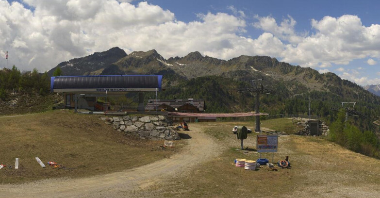 Webcam Skiarea Campiglio Dolomiti di Brenta Val di Sole Val Rendena - Seggiovia Orso Bruno 