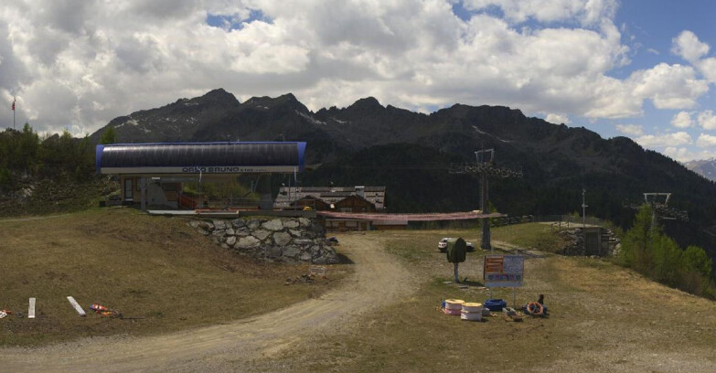 Webcam Skiarea Campiglio Dolomiti di Brenta Val di Sole Val Rendena - Seggiovia Orso Bruno 