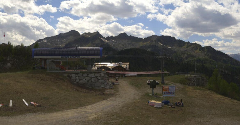 Webcam Skiarea Campiglio Dolomiti di Brenta Val di Sole Val Rendena - Seggiovia Orso Bruno 