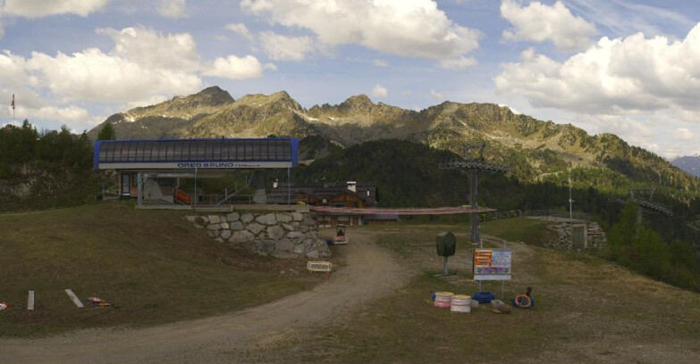 Webcam Folgarida-Marilleva  (Skiarea Campiglio Dolomiti di Brenta - Val di Sole Val Rendena) - Seggiovia Orso Bruno 