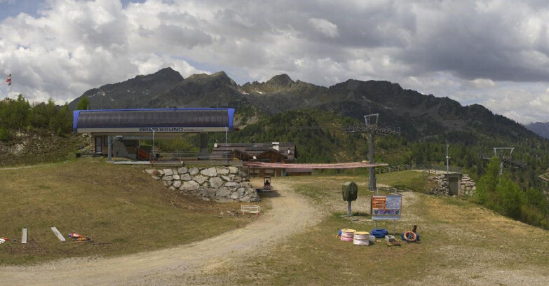Webcam Folgarida-Marilleva  (Skiarea Campiglio Dolomiti di Brenta - Val di Sole Val Rendena) - Seggiovia Orso Bruno 
