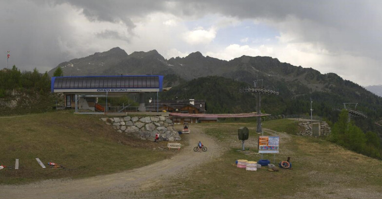 Webcam Folgarida-Marilleva  (Skiarea Campiglio Dolomiti di Brenta - Val di Sole Val Rendena) - Seggiovia Orso Bruno 