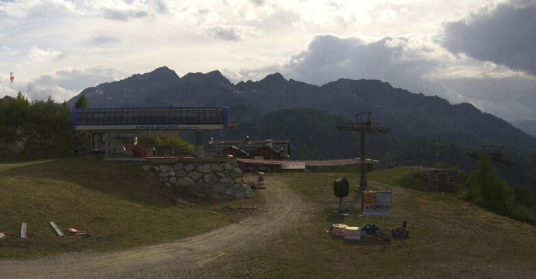 Webcam Folgarida-Marilleva  (Skiarea Campiglio Dolomiti di Brenta - Val di Sole Val Rendena) - Seggiovia Orso Bruno 