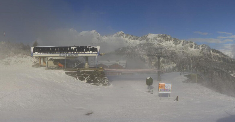 Webcam Folgarida-Marilleva  (Skiarea Campiglio Dolomiti di Brenta - Val di Sole Val Rendena) - Seggiovia Orso Bruno 