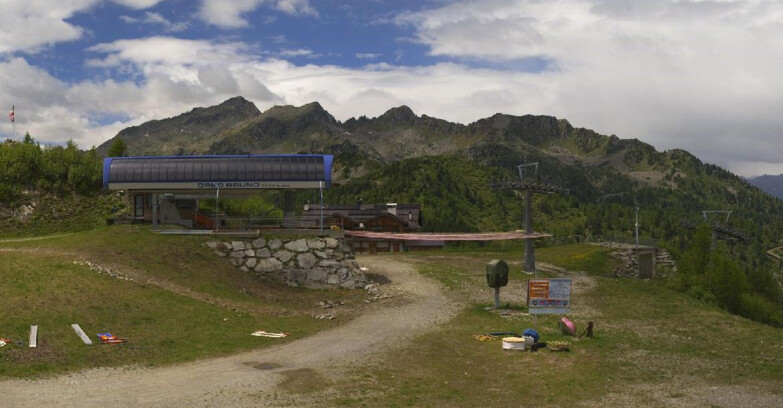 Webcam Skiarea Campiglio Dolomiti di Brenta Val di Sole Val Rendena - Seggiovia Orso Bruno 