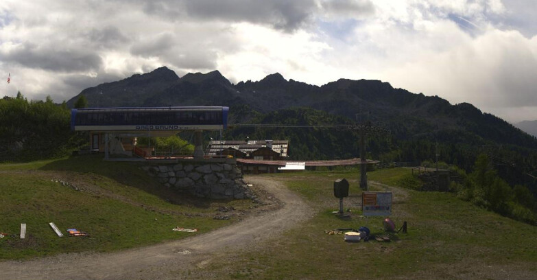 Webcam Skiarea Campiglio Dolomiti di Brenta Val di Sole Val Rendena - Seggiovia Orso Bruno 