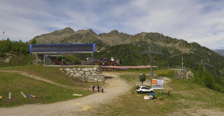 Webcam Ski area Campiglio Dolomiti di Brenta Val di Sole Val Rendena - Seggiovia Orso Bruno 