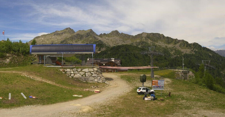 Webcam Folgarida-Marilleva  (Skiarea Campiglio Dolomiti di Brenta - Val di Sole Val Rendena) - Seggiovia Orso Bruno 