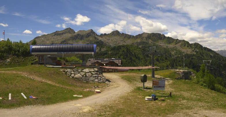 Webcam Folgarida-Marilleva  (Skiarea Campiglio Dolomiti di Brenta - Val di Sole Val Rendena) - Seggiovia Orso Bruno 