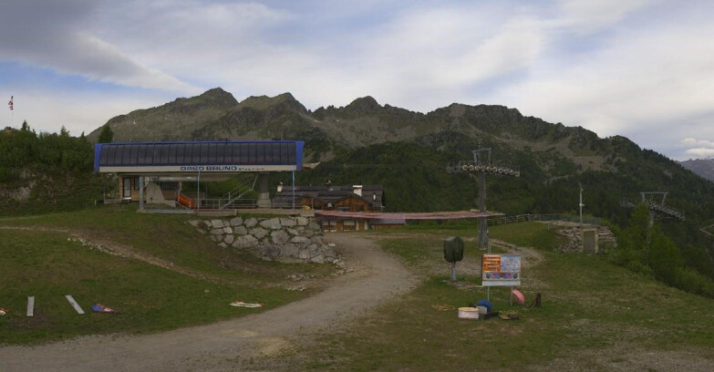 Webcam Ski area Campiglio Dolomiti di Brenta Val di Sole Val Rendena - Seggiovia Orso Bruno 