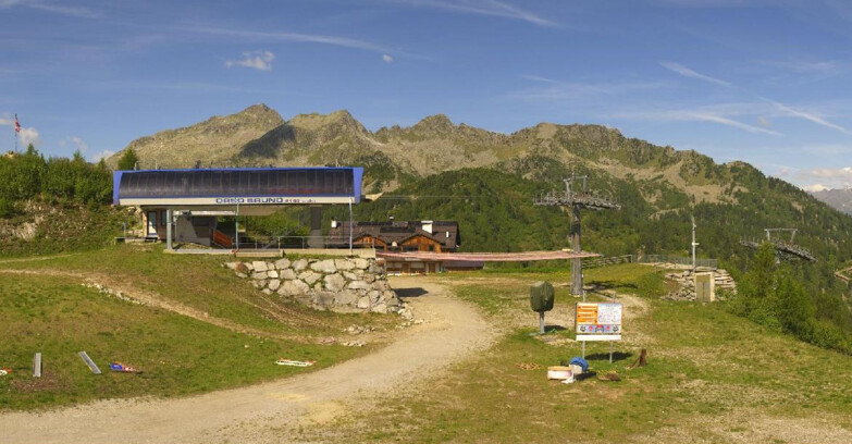 Webcam Skiarea Campiglio Dolomiti di Brenta Val di Sole Val Rendena - Seggiovia Orso Bruno 