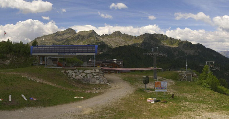 Webcam Skiarea Campiglio Dolomiti di Brenta Val di Sole Val Rendena - Seggiovia Orso Bruno 