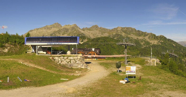 Webcam Skiarea Campiglio Dolomiti di Brenta Val di Sole Val Rendena - Seggiovia Orso Bruno 