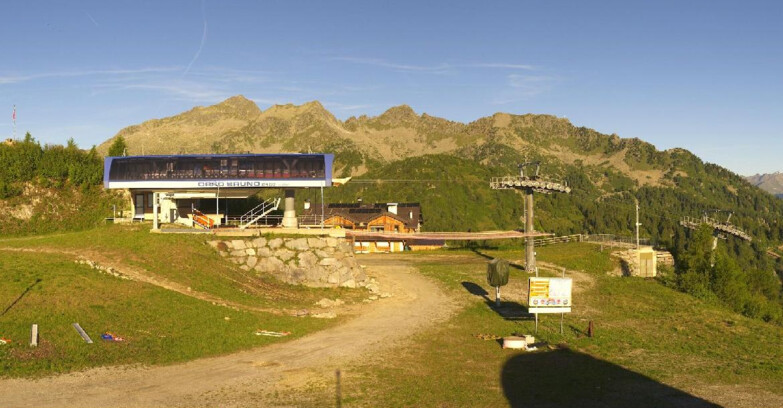 Webcam Folgarida-Marilleva  (Skiarea Campiglio Dolomiti di Brenta - Val di Sole Val Rendena) - Seggiovia Orso Bruno 