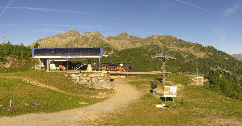 Webcam Folgarida-Marilleva  (Skiarea Campiglio Dolomiti di Brenta - Val di Sole Val Rendena) - Seggiovia Orso Bruno 