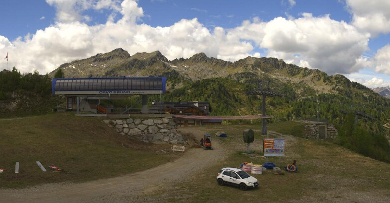 Webcam Ski area Campiglio Dolomiti di Brenta Val di Sole Val Rendena - Seggiovia Orso Bruno 